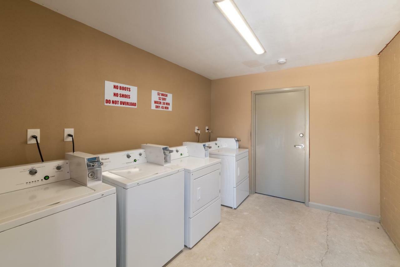 Budget Inn & Suites Батон-Руж Экстерьер фото